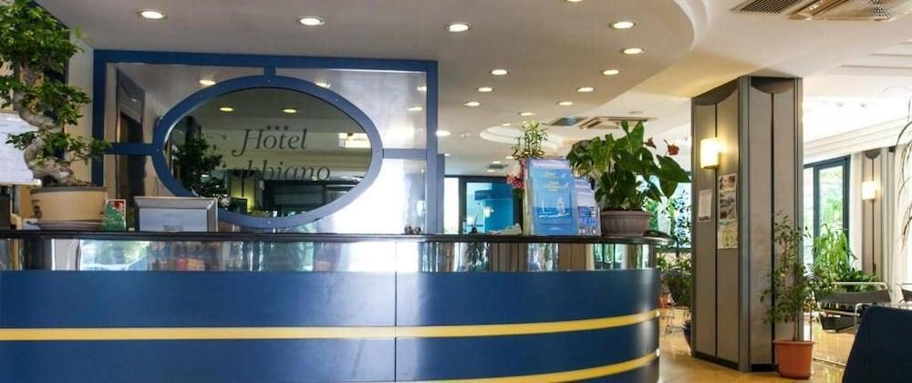 Hotel Gabbiano カットーリカ エクステリア 写真