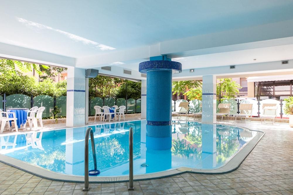 Hotel Gabbiano カットーリカ エクステリア 写真